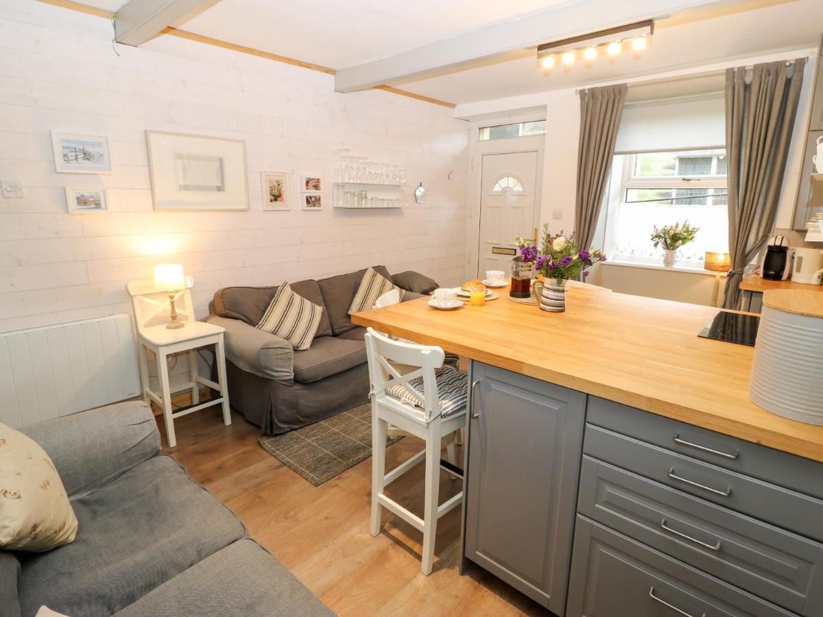 Bell Cottage 홀름퍼스 외부 사진