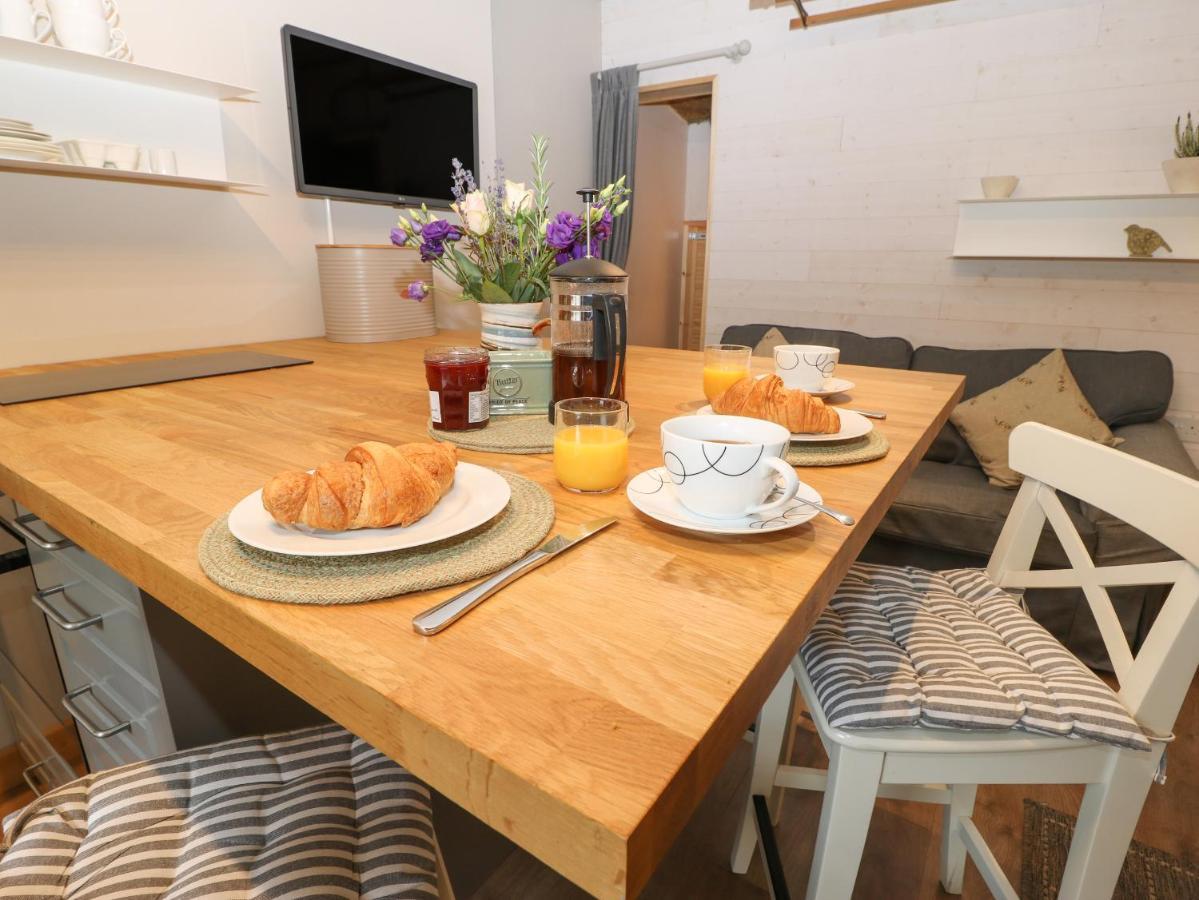 Bell Cottage 홀름퍼스 외부 사진